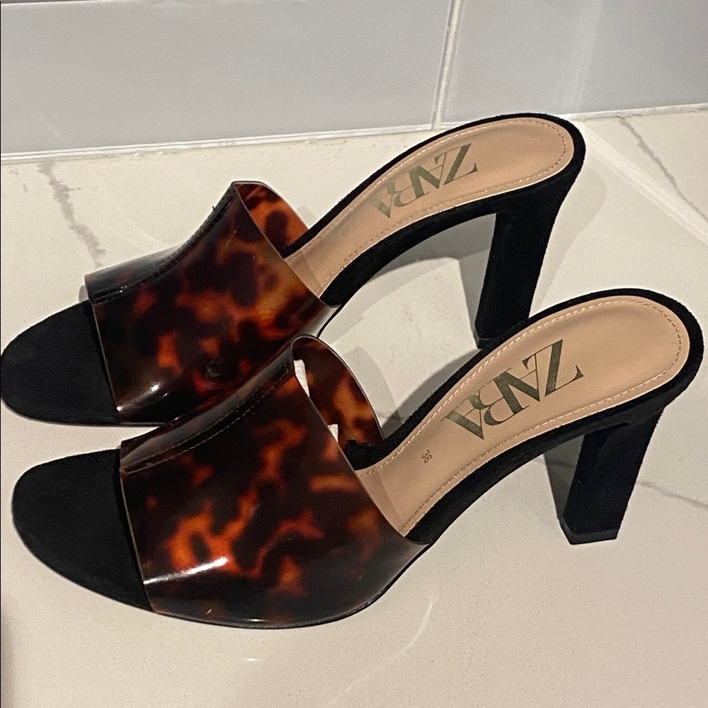 Zara Tortoise Slides, EU size 36